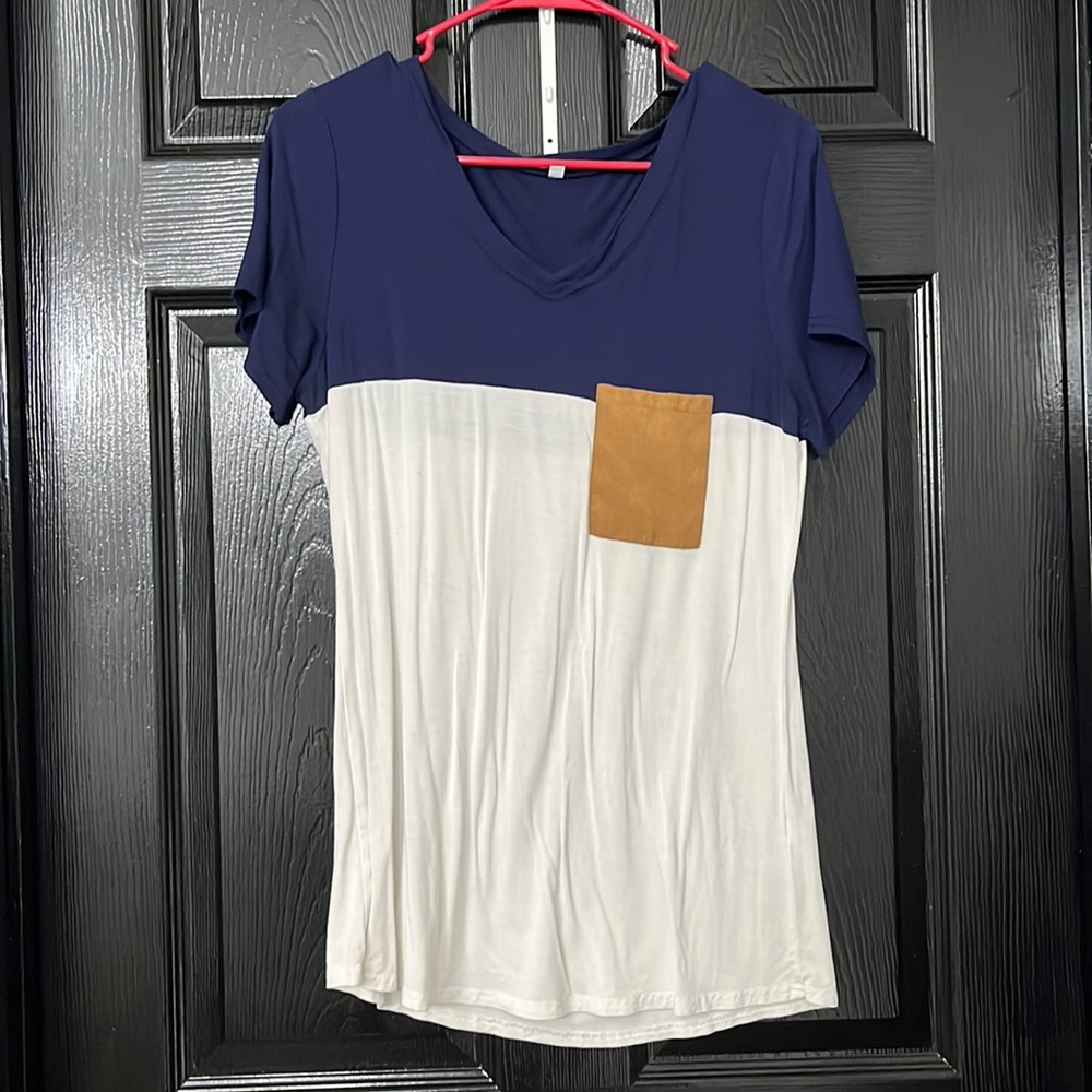 Cute navy shirt with suede pocket